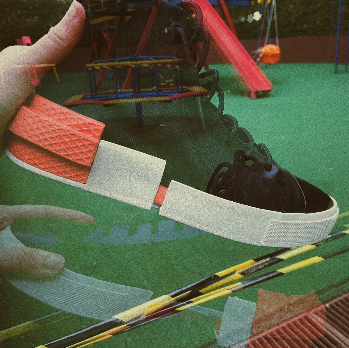 reisjuliav's tweet image. não sei como a @converse_br me conhece tão bem (??) mas eles me mandaram esse lançamento fino d+ 🥺🥺 obrigada!! #InMyConverse #CreateAtHome