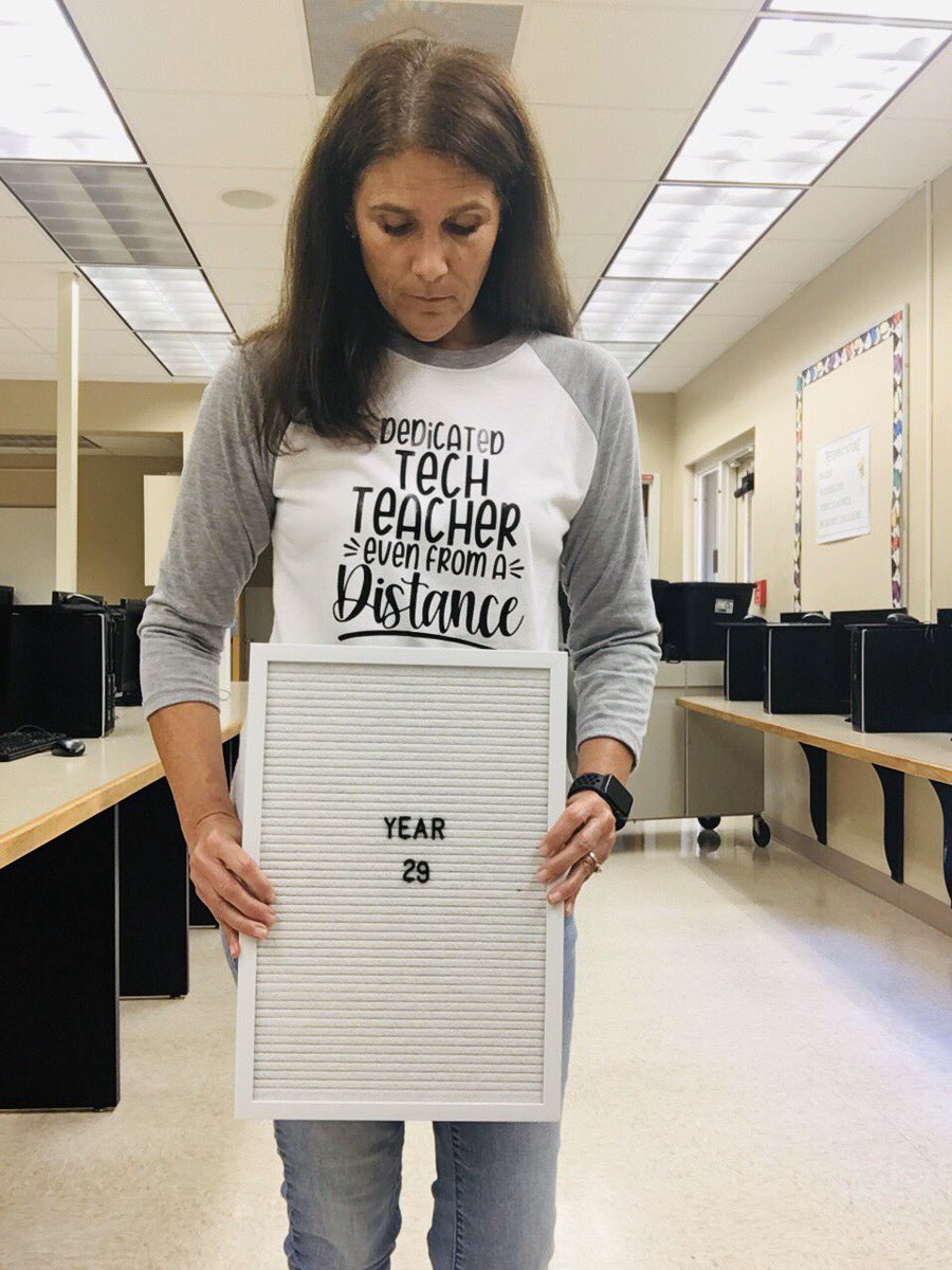 NaplesMorgans's tweet photo. Today, I returned the keys to the Tech Lab. Year 29 has been hard but I learned that I can do hard things and so can my all of my students. I am so very proud of them! #PelicansLearningAtHome @PoincianaCCPS @BblBobcat https://t.co/LKOi8npQFl