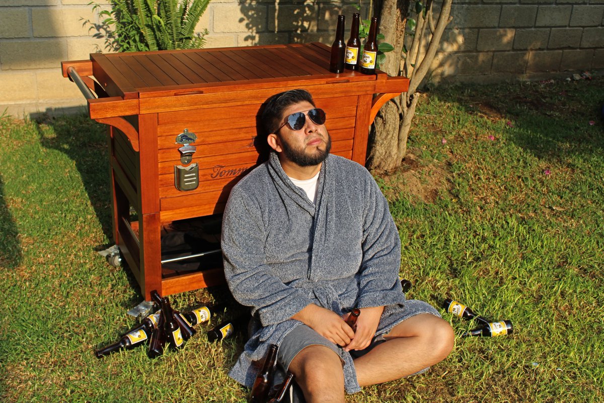 🤔¿Cómo te distraes en la cuarentena? 🤔
#DandyEnCuarentena
Ra... pisteando. 🍺