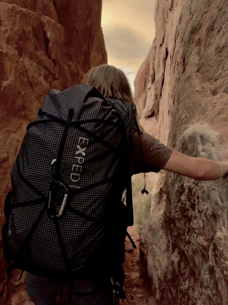 outdoorprolink's tweet photo. Keep the weight in the hips.

#OutdoorProlink Pro Andrew Hamm tested the @expedint Lightning 60 on climbing adventures in the desert. Full review on the blog! #dirtbagdreams https://t.co/7xWqtyYqpk