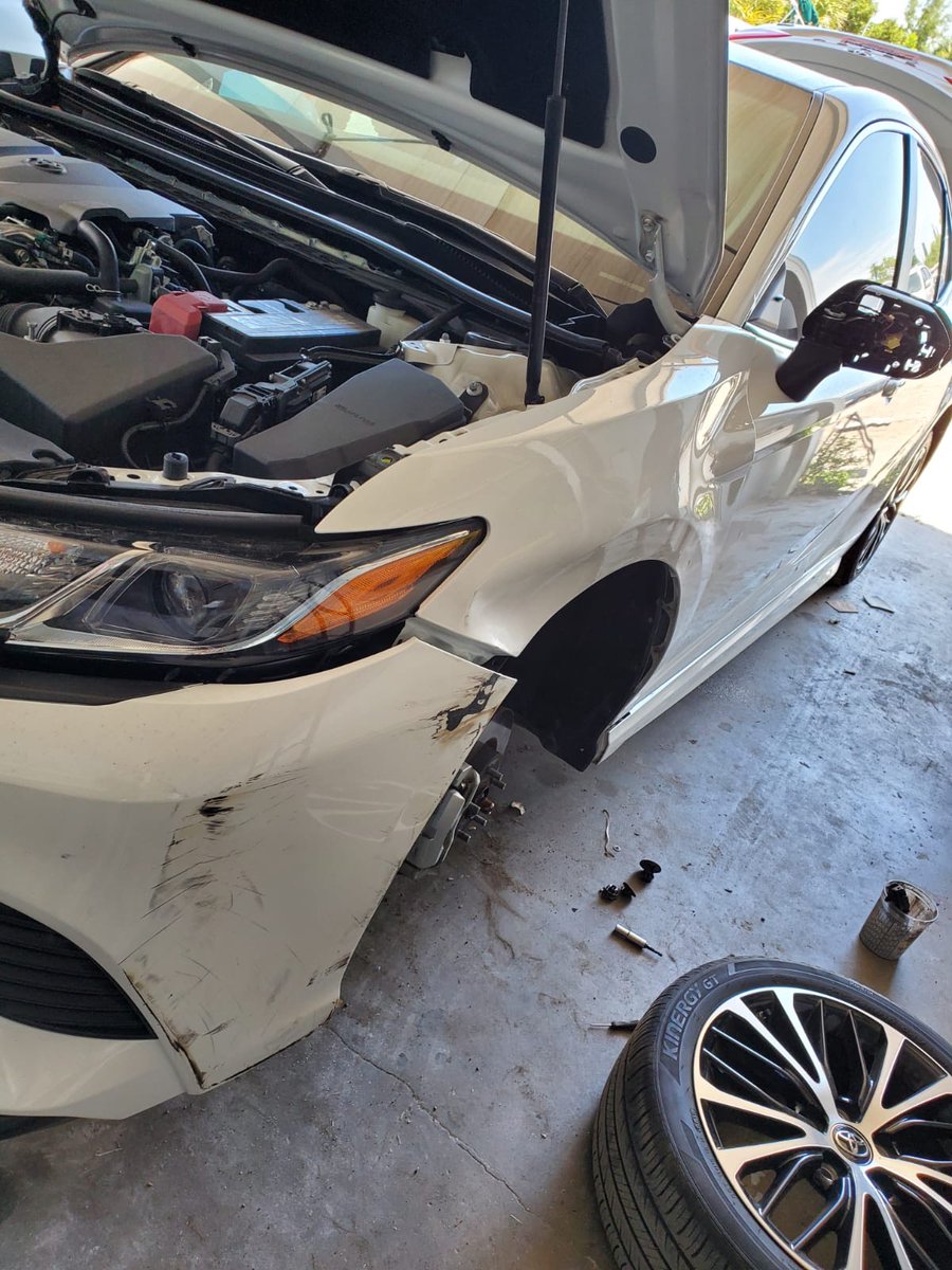 PaduraBody's tweet photo. We are located at 1968 Custom Drive,Fort Myers, FL 33907
We are your one-stop-shop with the unbeatable price,paint, collision expert, tires,brakes department 🛠and more! Come visit us or email us today for a free estimate‼️ 
EMAIL US AT: padurabodyshop@gmail.com
#bodypainting https://t.co/uXPuGSFowP
