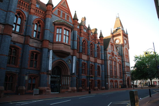 BookTasters's tweet photo. Reading Museum is all about the history of the town of Reading, in the English county of Berkshire, and the surrounding area. It is accommodated within Reading Town Hall, and contains galleries describing the history of Reading &amp; its related industries 🖤🏦

#Readingplaces #books https://t.co/wZnpndtWxK