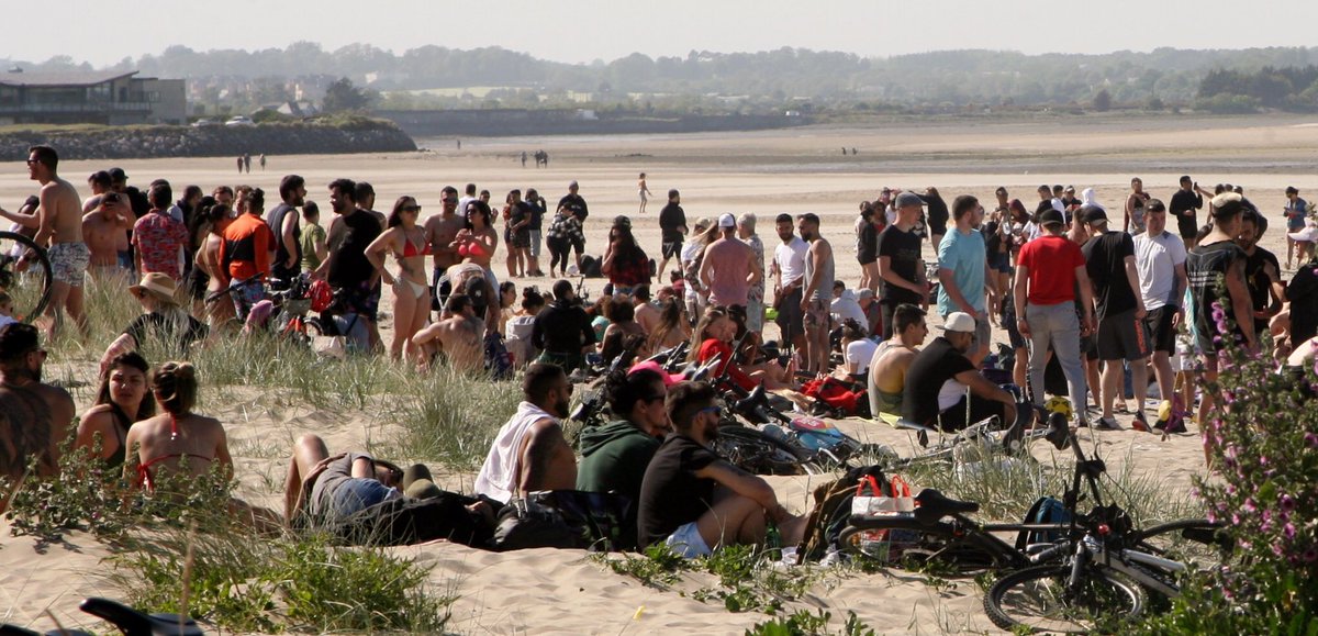padraig_reilly's tweet photo. My photos from today’s gathering on the Burrow Beach,Sutton,Dublin makes an absolute mockery of what our healthcare workers are trying to https://t.co/dV6NFtZpZT’s stupidity and selfishness like this that will cost more lives. https://t.co/kePV9jMIK5