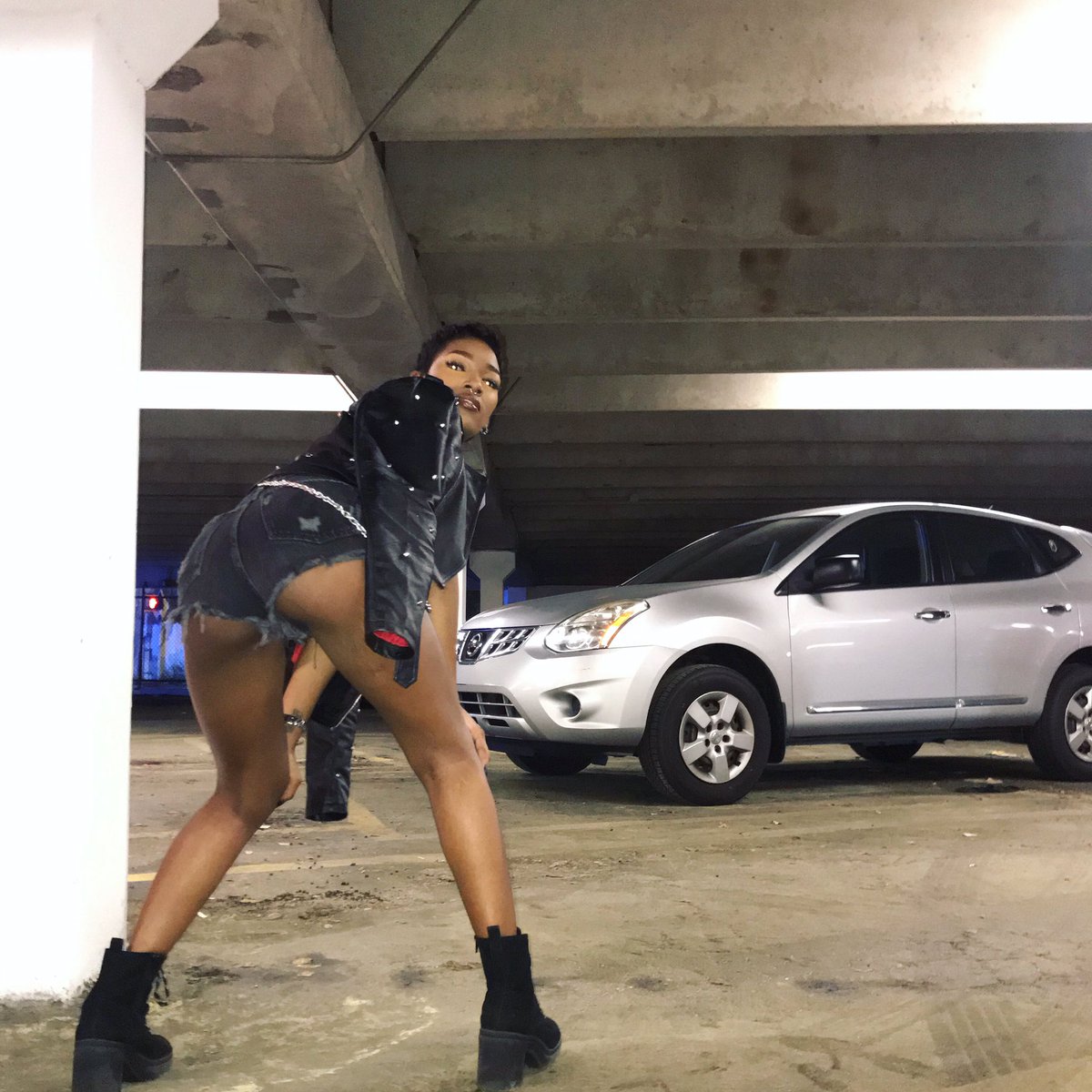 TheRealTiaReid's tweet photo. Idk if she stopped me mid twerk to take a pic, or I stopped her mid pic to take a twerk.... either way, this was the outcome π€·π½ββοΈ
#AtlShit https://t.co/01vSbUIFvB