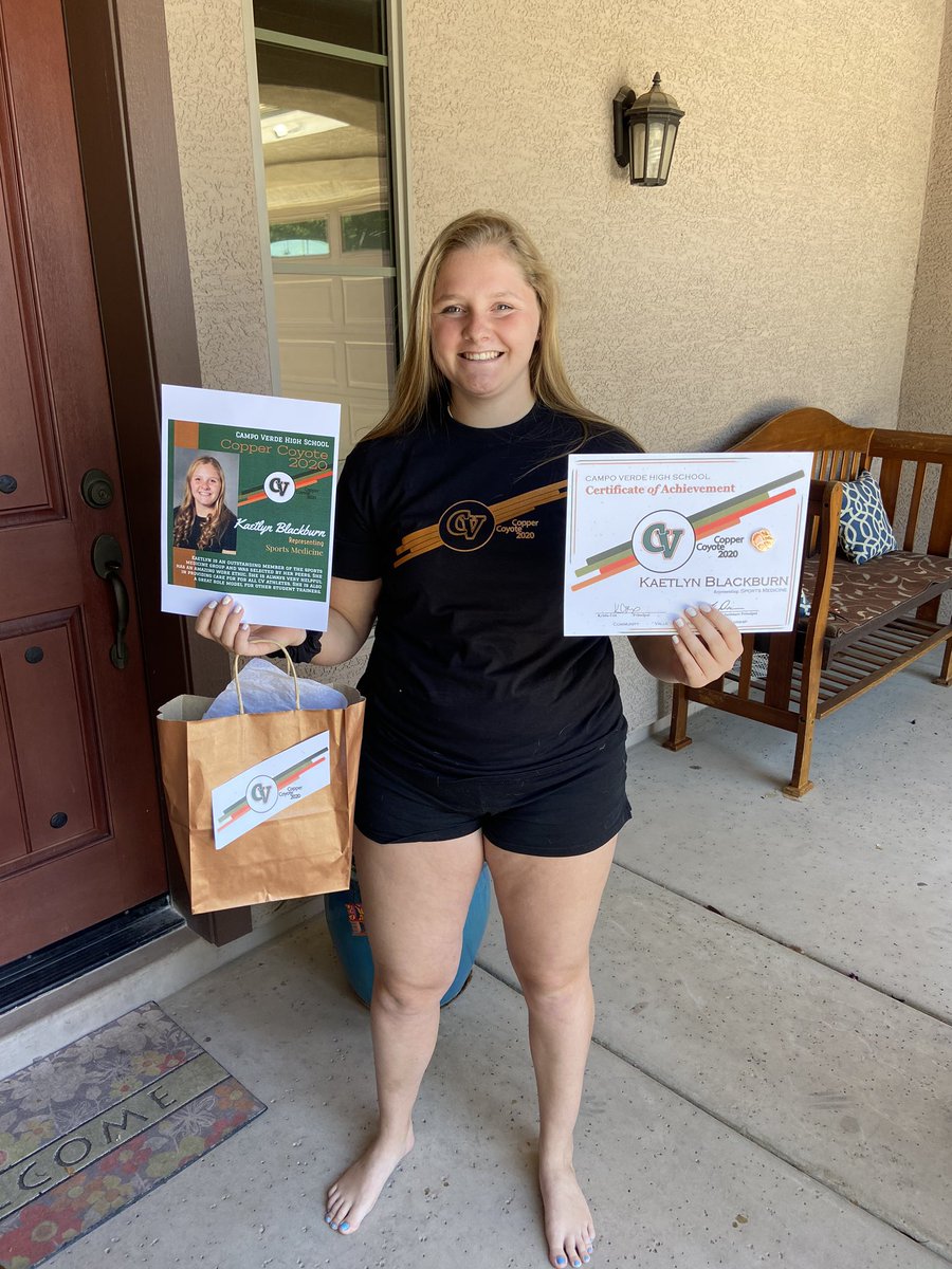 CopperCoyotes's tweet photo. @kaetlynb13 showing off some of swag bag items! Congratulations to all of our 2020 Copper Coyote Award winners! @AnatomyCv @CvSportsmed @CampoActivities @CVHSYotes @CVHSMrDumas @CampoActivities https://t.co/5RNyUBnfmu