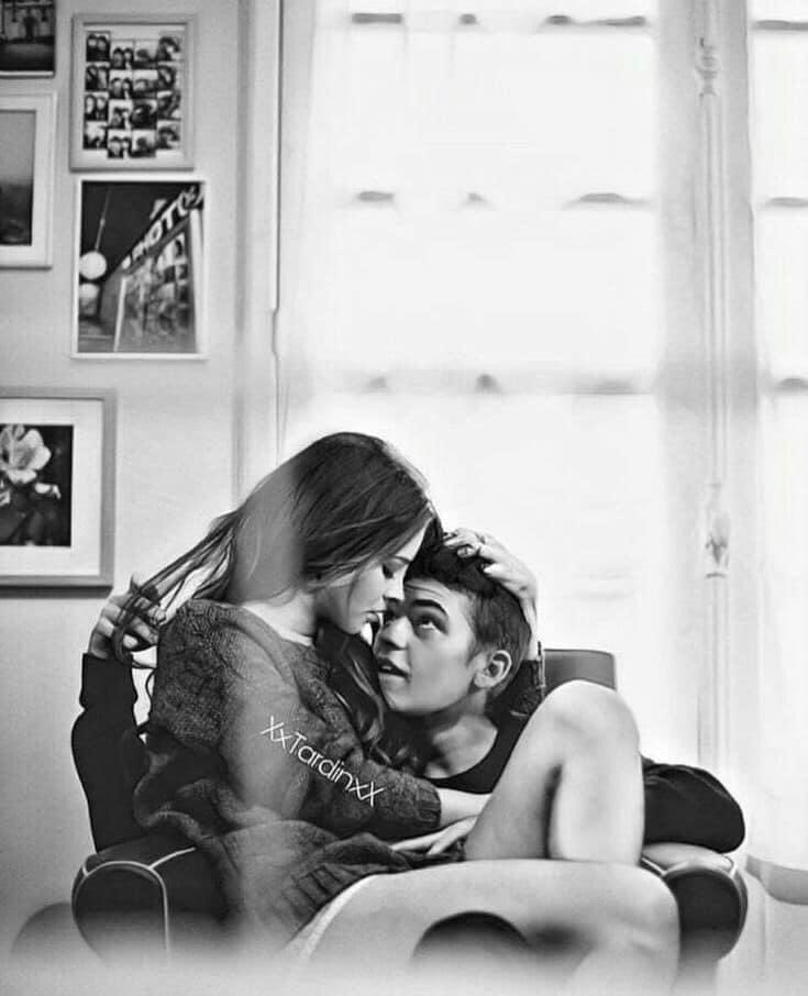 молодая пара. красивые пары. студийная фотосессия пары. влюбленные пары. молодые пары восьмидесятых.