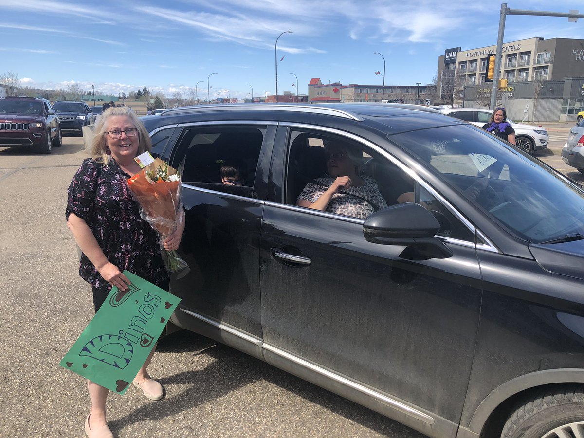 DrClarkSchool's tweet photo. Our Dr. Clark Drive By was a success! So heartwarming and uplifting to see you all!! We’ve missed you all so much!! @FMPSD @JRoy65 https://t.co/lPrp9hfj4x