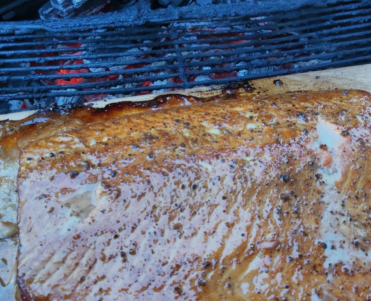 g_budden's tweet photo. Done ! #weber #smoked #cherrywood #planked #salmon #mankitchen https://t.co/IjU1NvCSJd