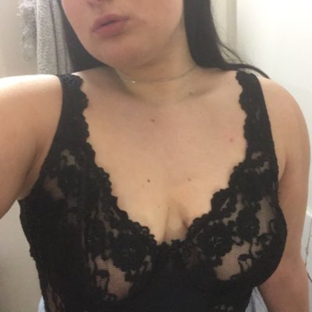 Femdoml94057080's tweet photo. Das ist meine perfekte Herrin @SelinSlut, die ich über alles verehre und alles erleide, was sie mir aufträgt. Ich werde ihr treu zu Diensten sein https://t.co/4arx5mB5JB
