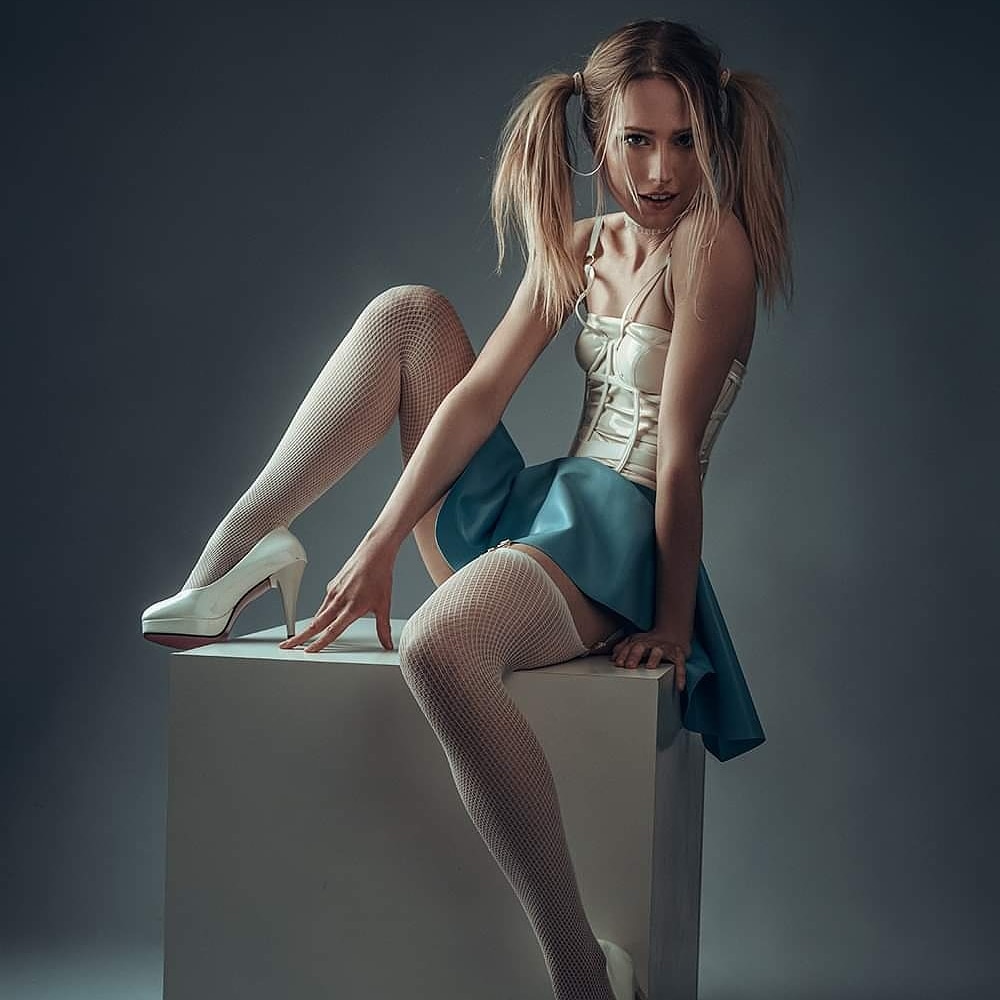 NightPhoenixcph's tweet photo. Chilling as a little late doll 🖤
#pigtails #latexgirl #photoshoot #latexmodel #altmodel #alternativeoutfit #ladylucylatex https://t.co/dP05QJQm4r