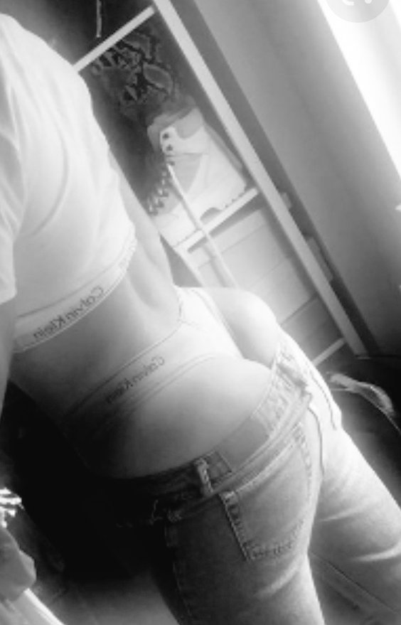 almy_h's tweet photo. #MiercolesDeCulos https://t.co/60hWJRTBSA