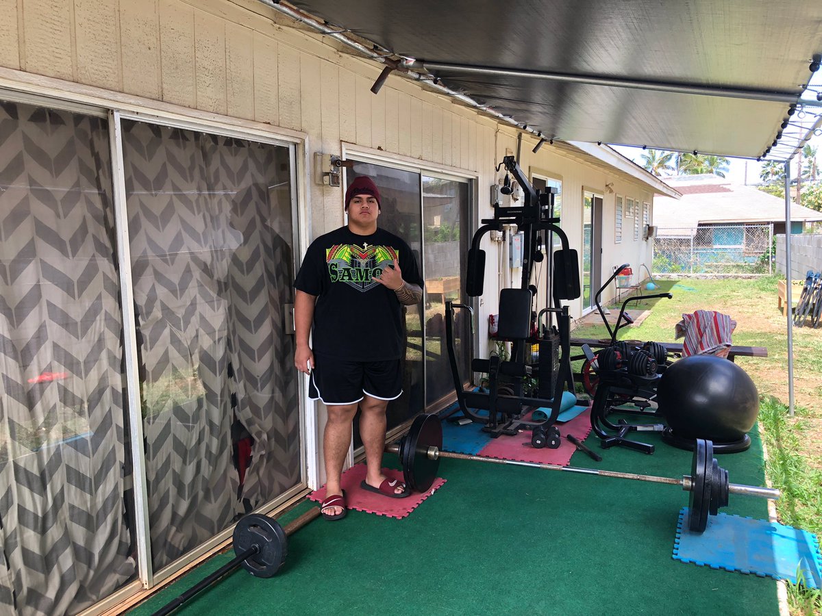 PupulePaul's tweet photo. Saint Louis OL Matagi DuPont signs with Adams State
The 6-foot, 302-pound senior was voted to the Star-Advertiser All-State first team by coaches and media.
“I reached out to the new O-line coach, Coach Andrew (Faaumu).”
@StLouisHawaii @adamsstate
https://t.co/sKgtiafIlg https://t.co/TtZkl79lSP