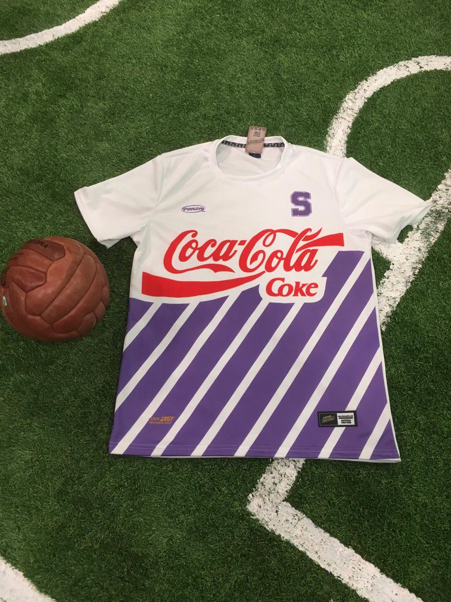 Sigue a @tdmas_cr, dale RT y participa por esta chema retro del Monstruo. Sorteo mañana