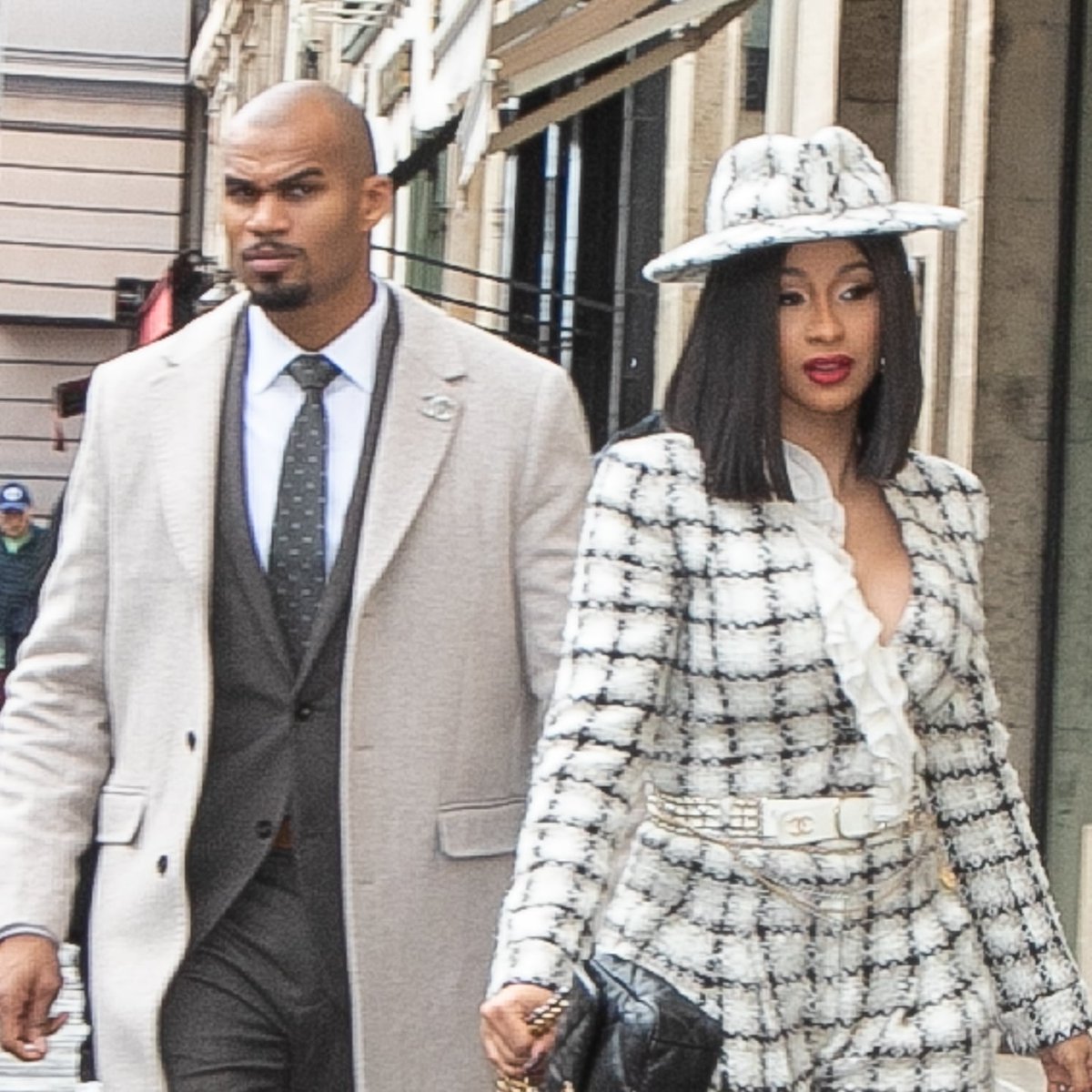 0xchemistry's tweet photo. Just take a look at Cardi B's bodyguard 🔥🔥 https://t.co/9neeeOTs7d
