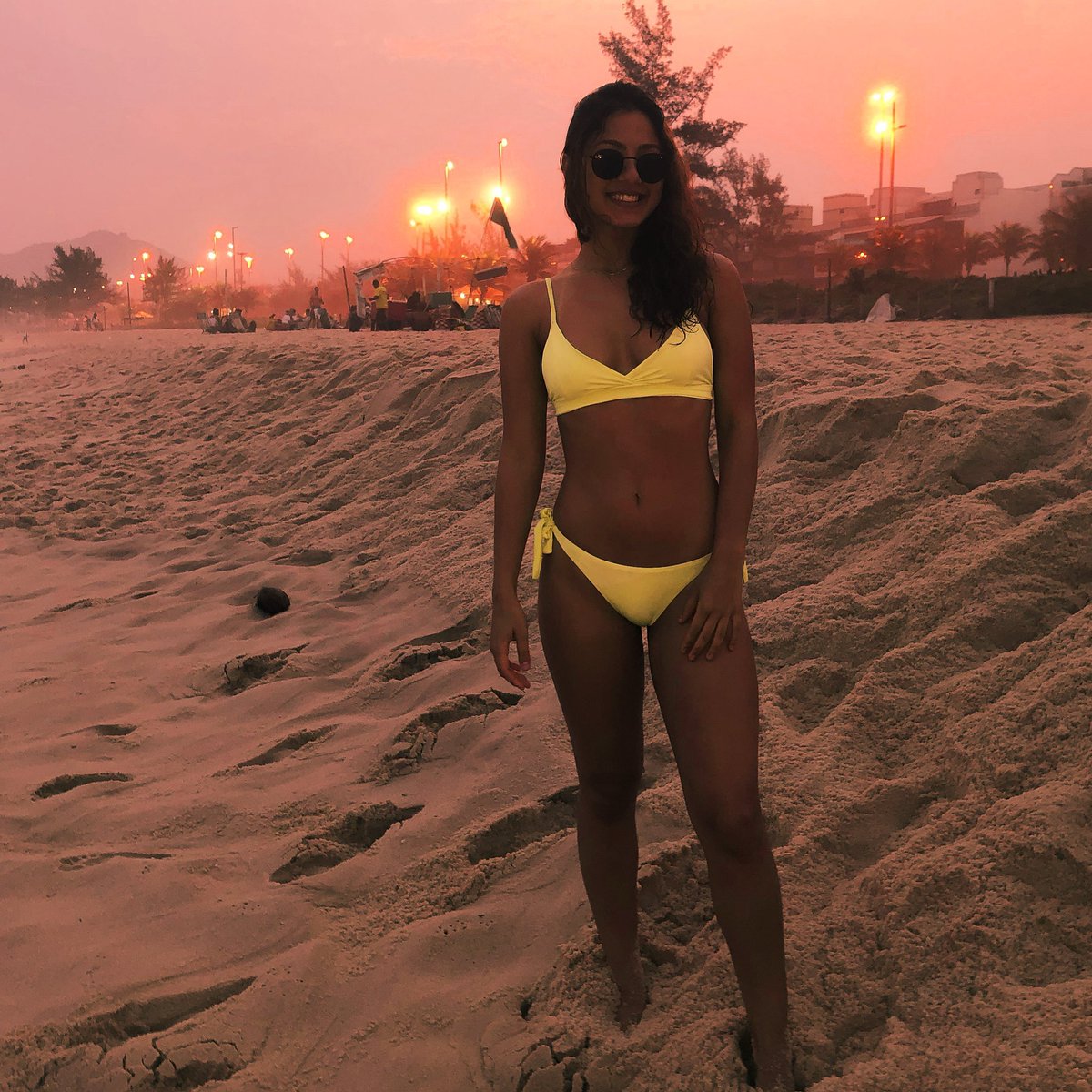 LiciaFernandes_'s tweet photo. @maravilhanat Deposite aqui sua foto na praia: https://t.co/1b5GrIZtx3