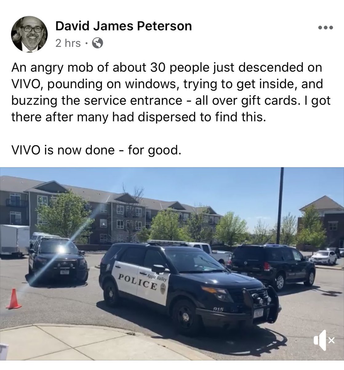 DeRushaEats's tweet photo. Heartbreaking: VIVO Kitchen in Apple Valley announced it was closing and had planned on staying open this week to let people spend down gift cards. Today 30 people showed up demanding cash refunds. Police showed up. VIVO is now closed. https://t.co/lJ49I4VBk9