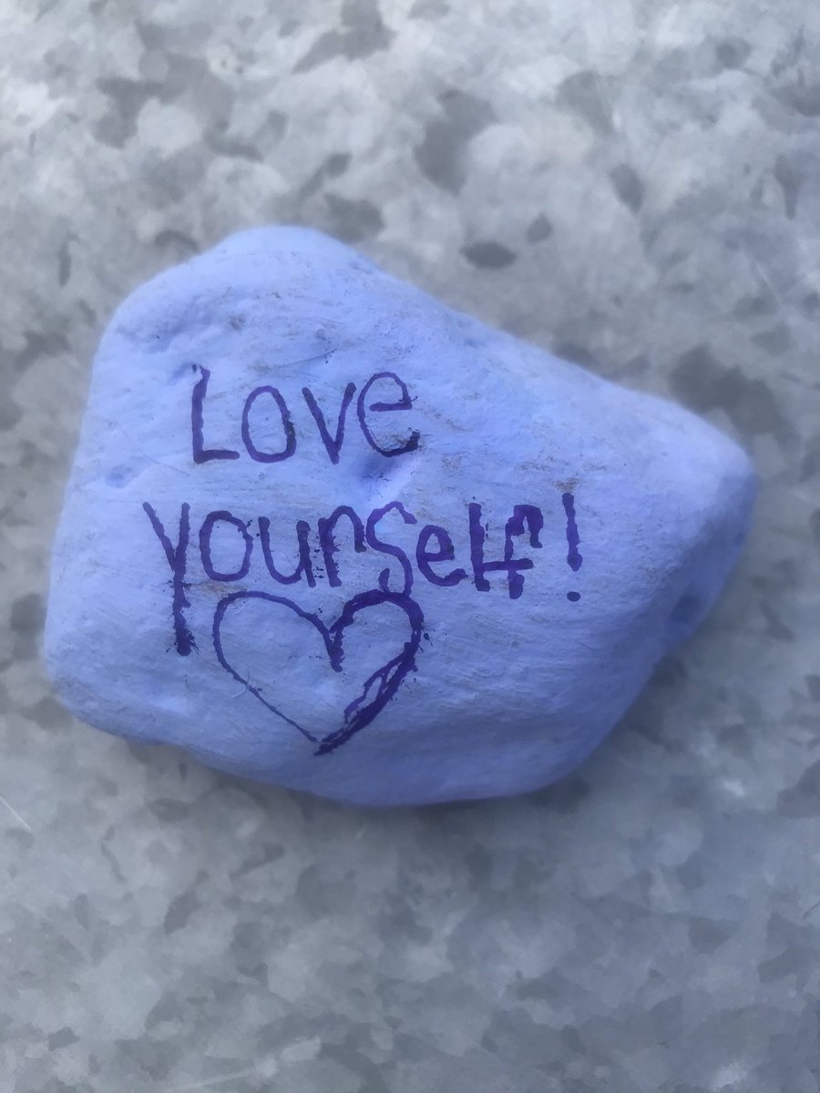 Today I received this rock from my young neighbor Byanca.  What a lovely surprise and a beautiful message.  Thank you Byanca♥️Time to pay forward. #inspired31#sistrongertogether @vgallassio@lynnbaldasano@jpatanio@anzaloned31@execsuplodico
