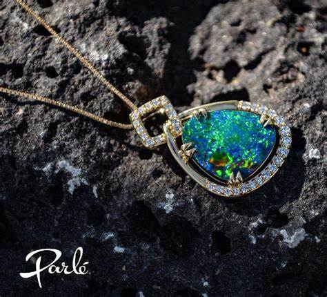 MCustomJewelry's tweet photo. What can I say? It's just so stunning! From the opal to the design of the pendant, this is gorgeous. #Parle #opaljewelry #opal https://t.co/TlXPYkezJP