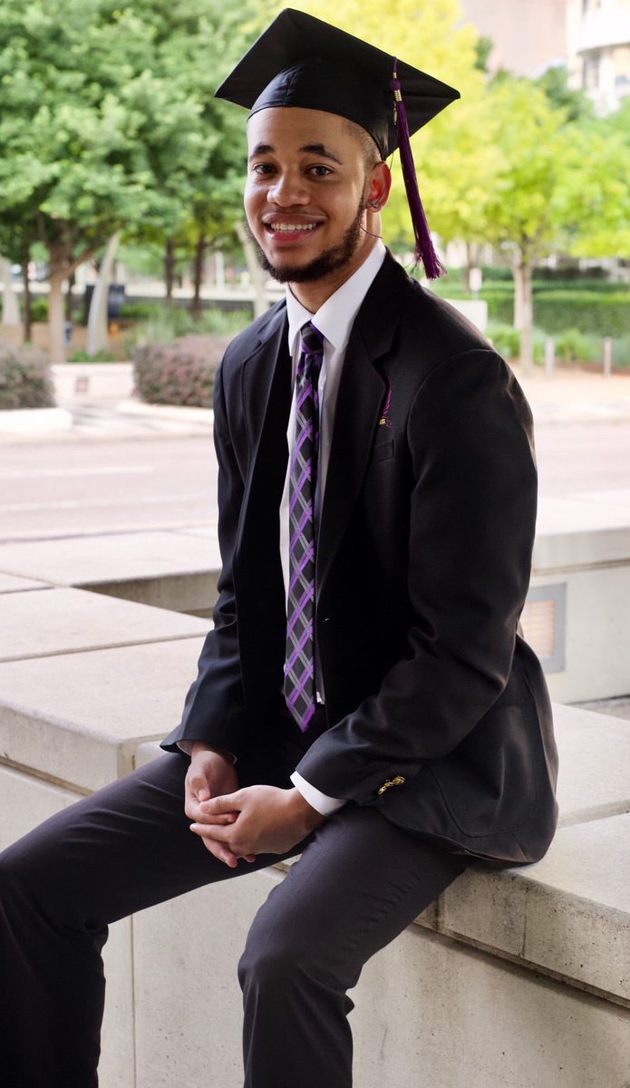 CalebEJordan's tweet image. Y’all going to PV has it perks, yesterday my brother was taking my grad pics on his IPhone and this professional photographer was walking by &amp;amp; saw PV on my gown and offered to take grad pics for me for FREE using his camera. Here some pics he took of me  #Blessings #pvamu #pv20