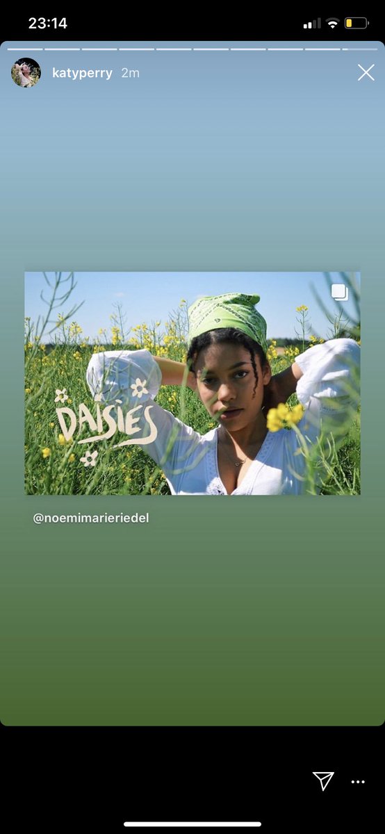 witnessnoemi's tweet photo. NOT F*CKING @KATYPERRY POSTING ME ON HER STORY AND TELLING ME TO MARRY HER KDKAKDNNS https://t.co/XnixWNPDIf