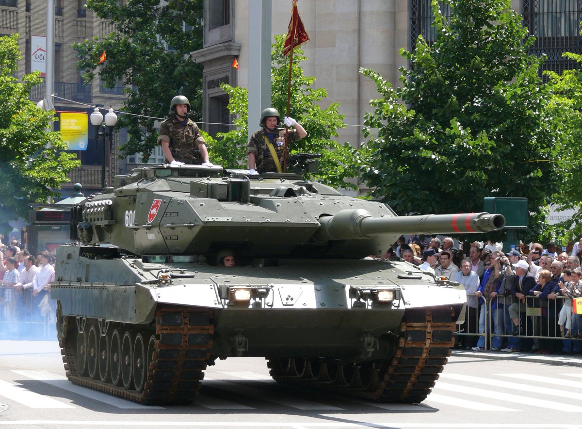 TDAuniversal's tweet photo. 🇪🇸The #Spanish army extends maintenance contract with the #UTE formed by the companies Comercial Hernando Moreno (#Cohemo) and Flensburger Fahrzeugbau Gesellschaft (#FFG) for three years to support the maintenance of its #Leopard2E, #Leopard2A4 and Recovery #Leopard2ER. https://t.co/E0SsgcpLZ3