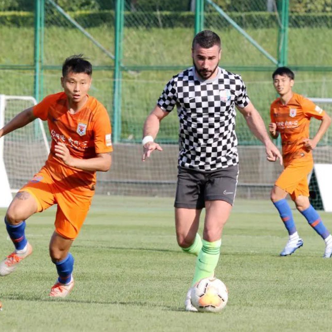 Superligachina's tweet photo. #Pretemporada| Gran resultado del recien ascendido #QingdaoHuanghai que venció 2 (#WangDong &amp; #Alessandrini) : 1 (#SongLong) al #ShandongLT. https://t.co/T2LTkFhwZf