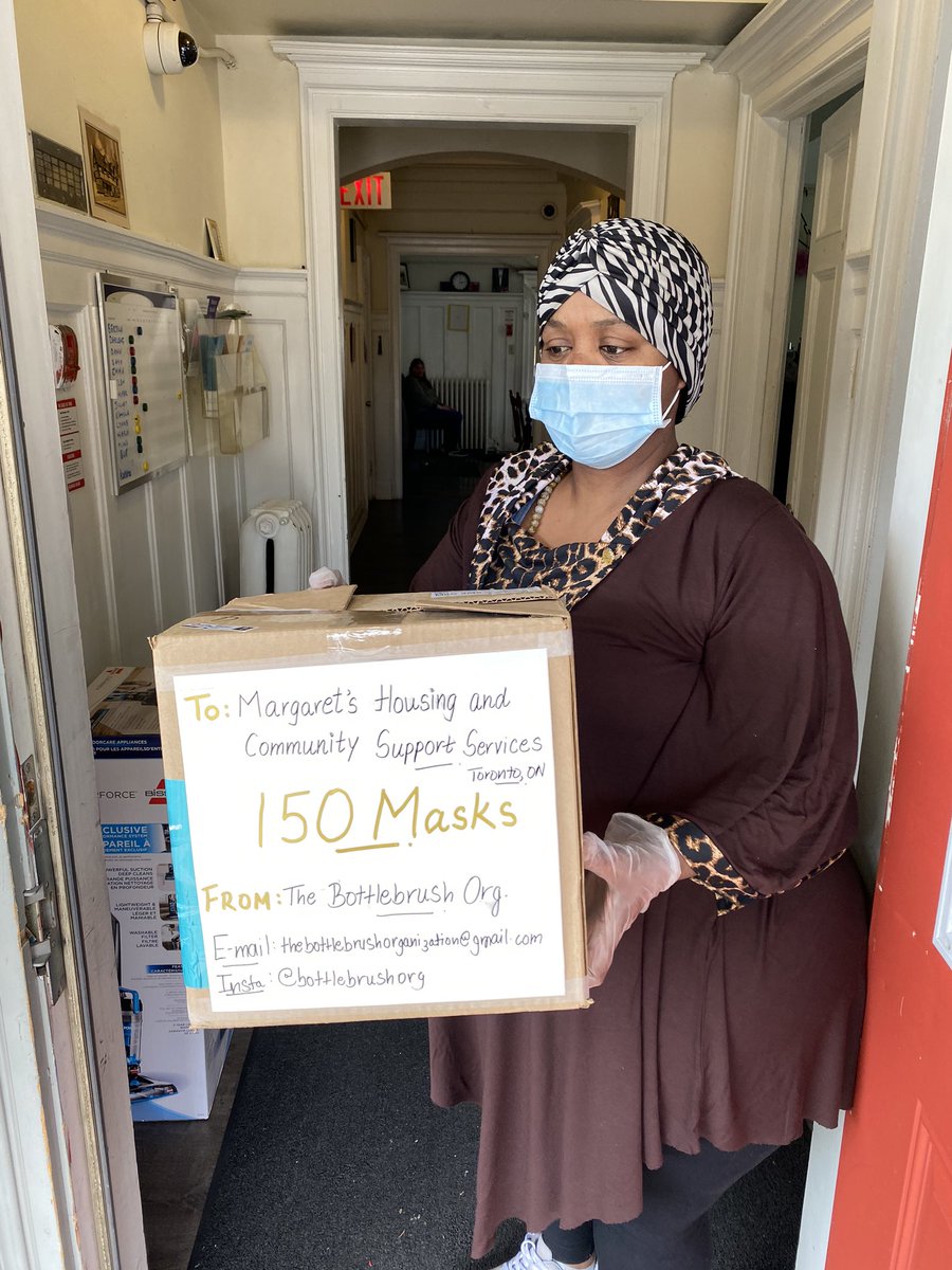 Gunvit3's tweet photo. Being a Founder can be hard sometimes. In the past few weeks I have had to pivot, halt our expansion and rebuild our @BottlebrushOrg website but this moment right here where I got to donate hand made masks to our local shelter made it all worth it. Extremely grateful! https://t.co/lpsOzsJoJH