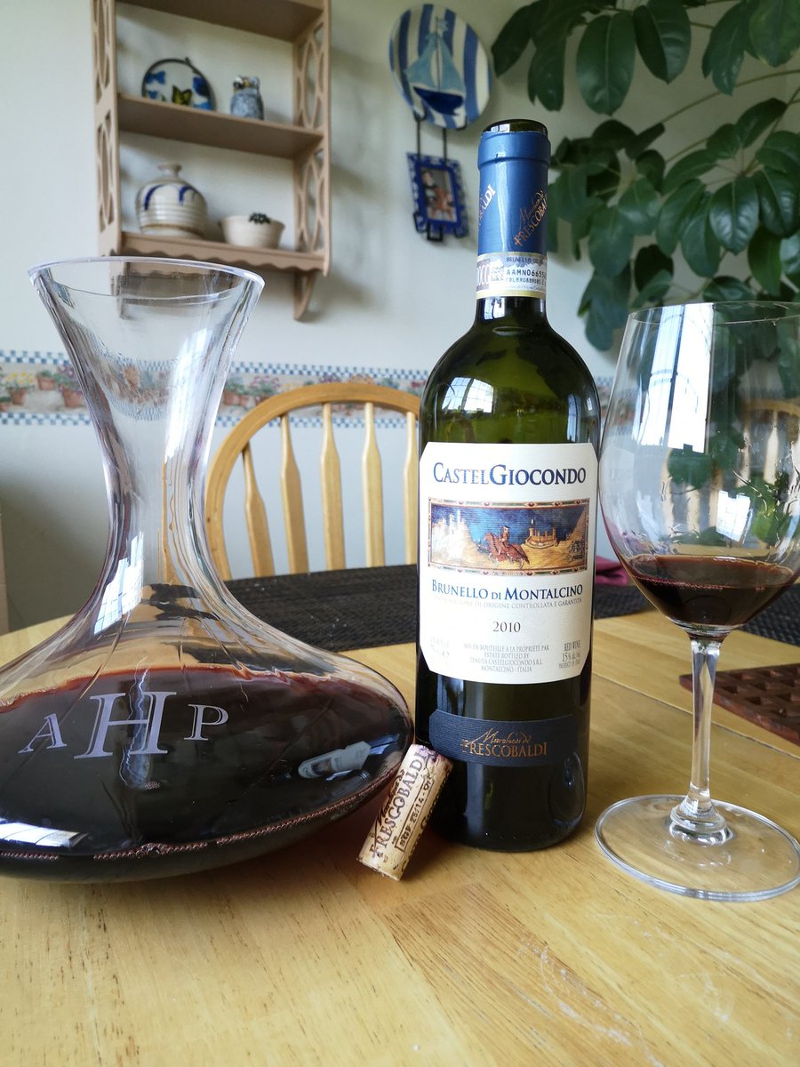 Ahachey101's tweet photo. Chose to open this on my birthday, 🔥 out of the bottle 💪🏻🇮🇹🍷#birthday #brunellodimontalcino #amazing #alwayssolid #neverbadchoice @FrescobaldiVini https://t.co/OttvVwEXpR