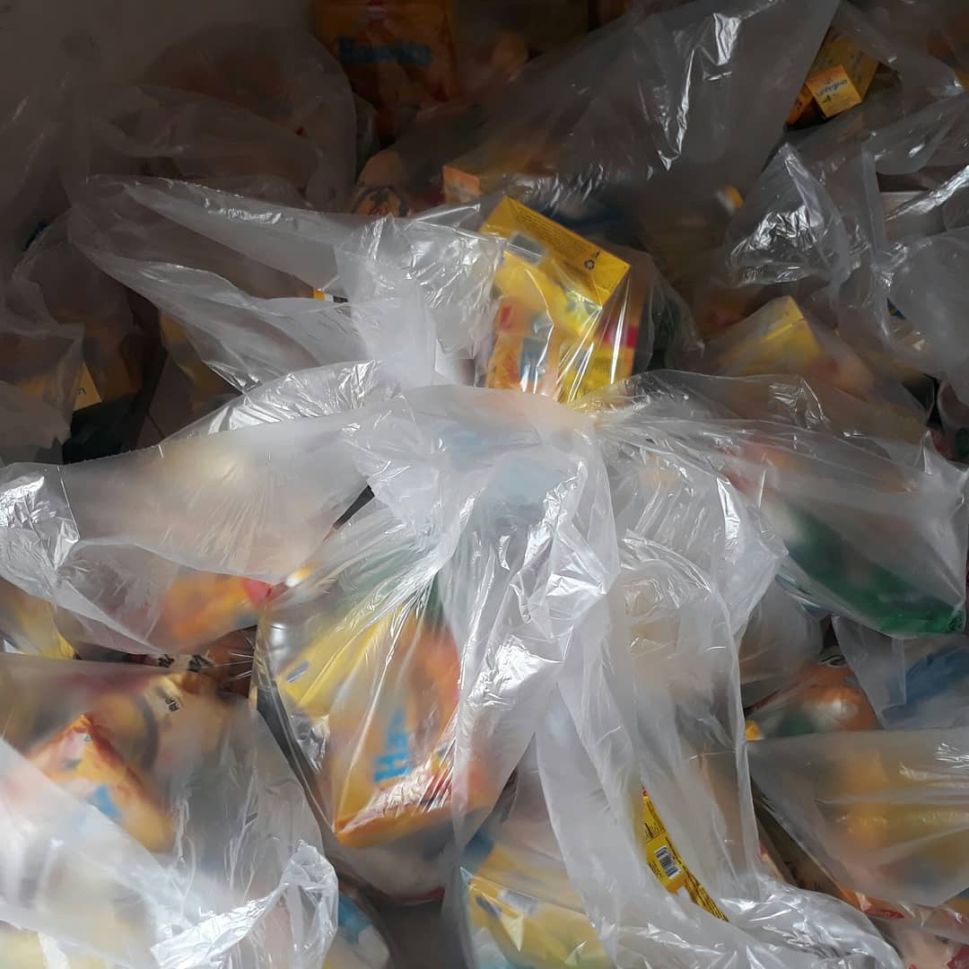 Seamoslibresvm's tweet photo. 👉 Seguimos reforzando con bolsones de mercadería y productos de higiene con las compañeras de La Poderosa en el Barrio San Nicolás.

📍Recibimos todo tipo de donaciones, el frío se acerca y la situación se complica aún más. 

✋ Todo suma ✋ https://t.co/55e8PW9S8n