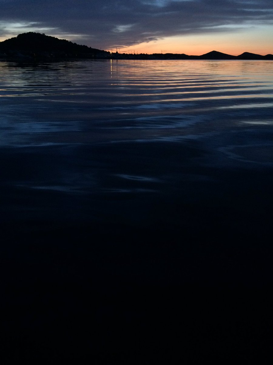 bluegoldplanet's tweet photo. • QUEEN OF THE SEVEN SEAS •
“Planet Earth is #BLUE, and there's nothing I can do!” #BOWIE
#underwaterqueen #timeisstandingstill #dreamsarealawysbig #loveisfundamentalthing #reflectionisperfection #seaandsoulconection
#photography #photooftheday #seaphotography #artandsoul https://t.co/MwXuQcGJC5