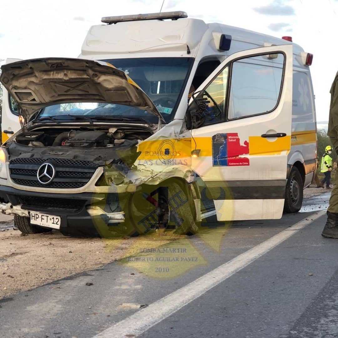 Primera_LC's tweet photo. Imágenes del reciente llamado de emergencia ocurrido en carretera de la fruta, sector Cabaña Blanca.

Vehículo menor y ambulancia HRR.  Tres lesionados trasladados a urgencia Las Cabras. https://t.co/FUGugOtj0F