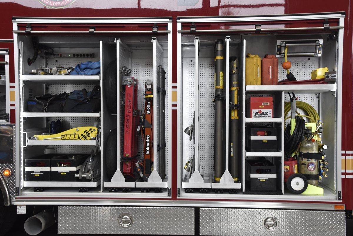 IFD_NEWS's tweet photo. #OutsideViews #IFDRescue7 Equipment is grouped by function and use, so personnel can quickly retrieve equipment, for the specific type of incident, without having to go to multiple compartments. https://t.co/DFfD8Uk2is