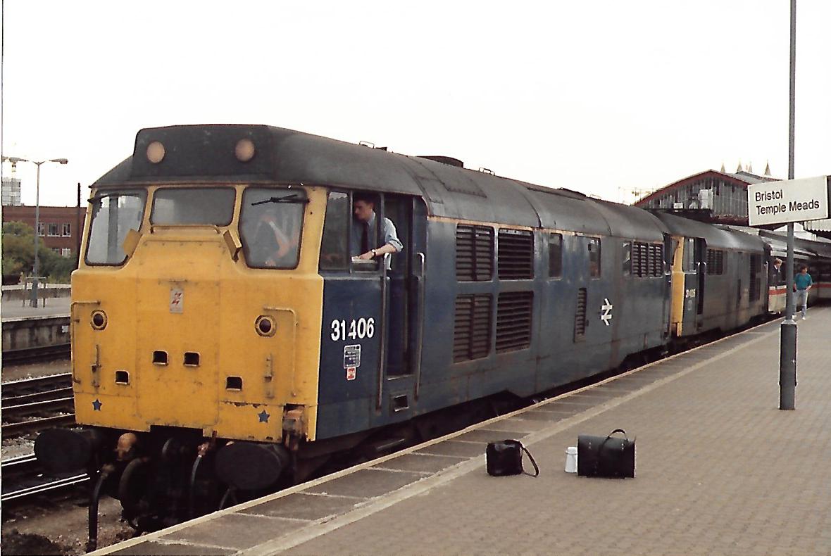 Crew change at Bristol Temple Meads station 4/6/88. Double headed British Rail Class 31 locos 31406 & 31425 heading for Paignton. Standard driver equipment on the platform - Kitbags and Mash Can! #BritishRail #Bristol #TempleMeads #Class31 #trainspotting #diesels