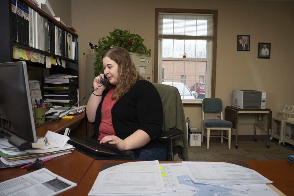 usdaFSA's tweet photo. Reminder: USDA Service Centers are open by phone appointment only. Beginning May 26, FSA staff will work with farmers via phone, fax and online tools to complete #CFAP applications. Learn more at https://t.co/I7fas8RsuS. https://t.co/t14IBHakja