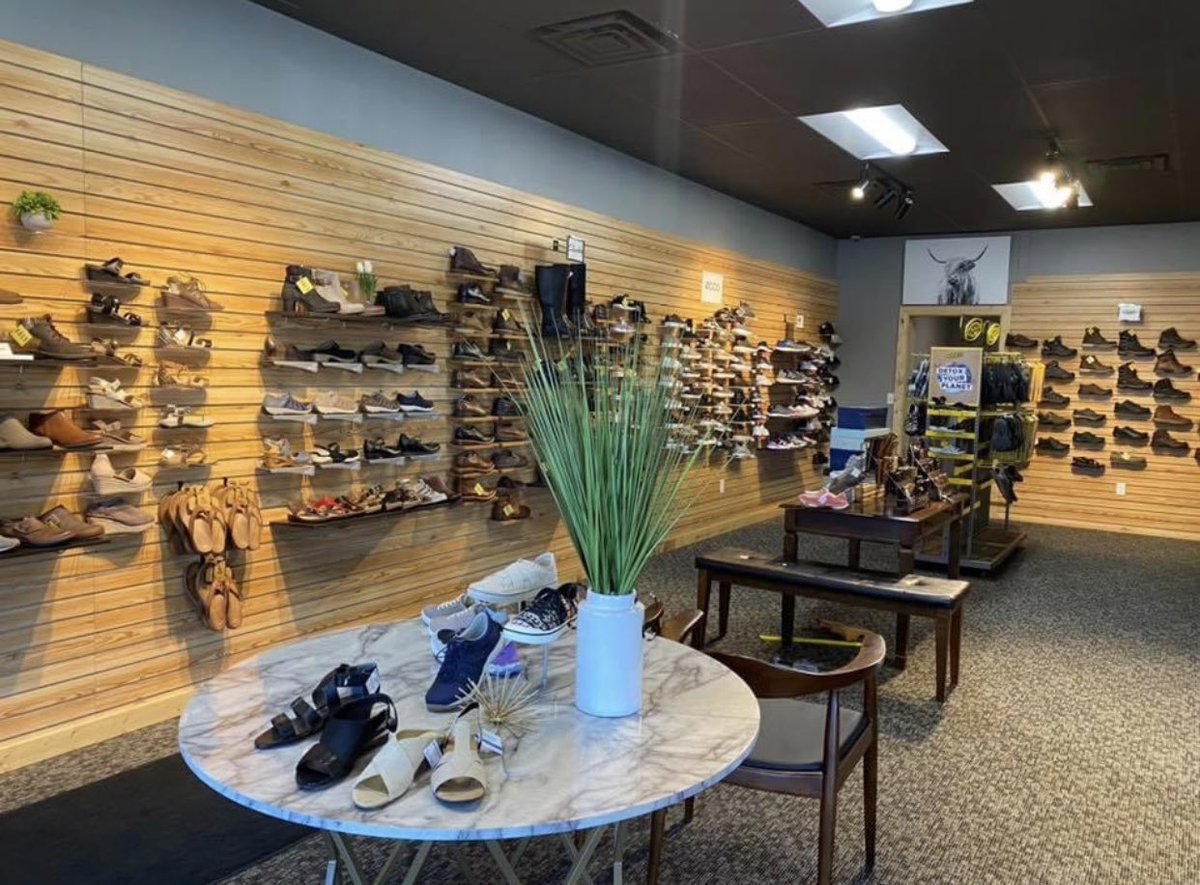BostonsYankton's tweet photo. After a 7 month twitter hiatus, we are back! I would like to say we were too busy with our remodel (see pictures below) to tweet.... but in reality we lost the password. https://t.co/pKJdSvqDh4