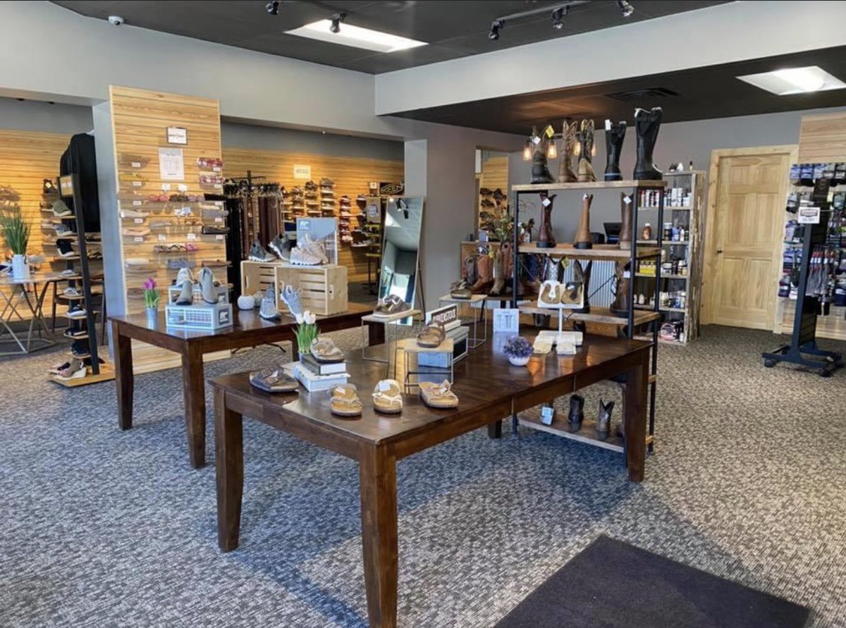 BostonsYankton's tweet photo. After a 7 month twitter hiatus, we are back! I would like to say we were too busy with our remodel (see pictures below) to tweet.... but in reality we lost the password. https://t.co/pKJdSvqDh4