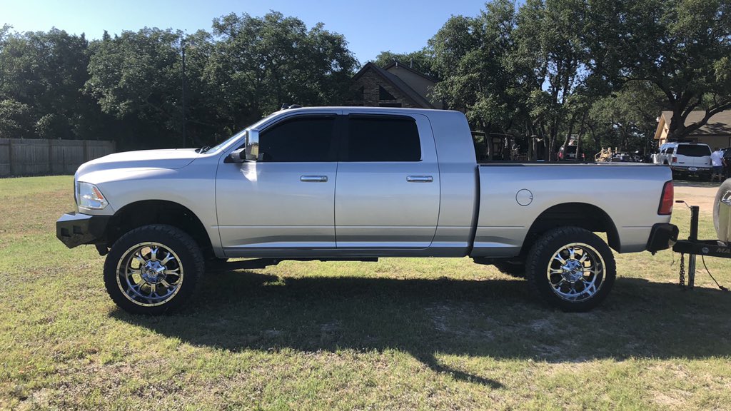 tinglessss2's tweet photo. She’s ready for her first beach trip this weekend 😈 https://t.co/miJ2J4LNXd
