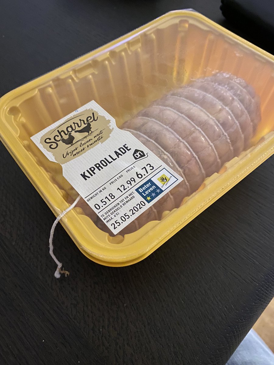 mvanleest's tweet photo. @albertheijn zijn de scharrelkippen met het bedrijfsuitje wezen bungeejumpen of is dit het nieuwe vuurwerk? https://t.co/mP19n5JceG