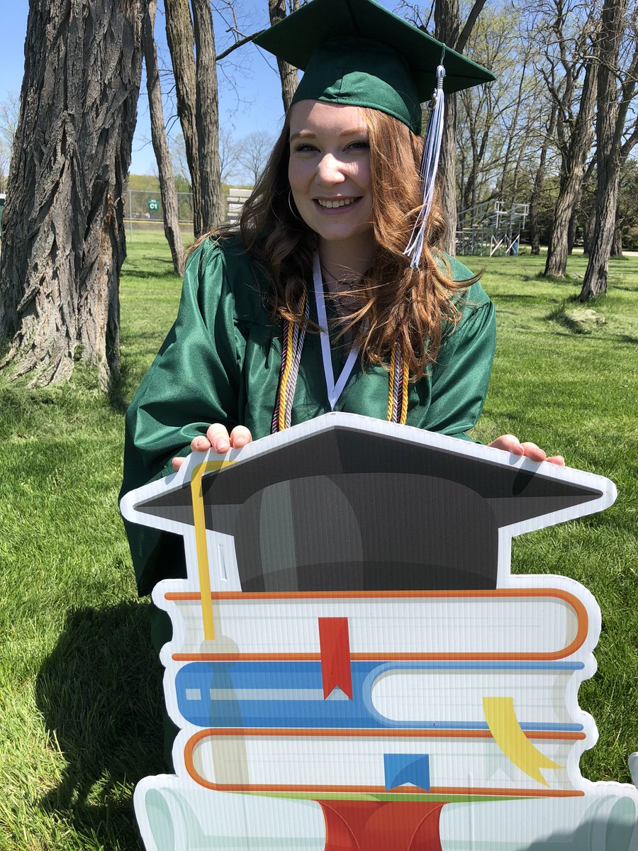 ForestHillsPS's tweet photo. It was FHC’s day to shine on the Class of 2020! While we didn’t have commencement today, students returned to pick up caps, gowns, awards, and yearbooks! Go Rangers! #RangerStrong @StevePassinault @CentralTrend https://t.co/LPeVfk0Wrp