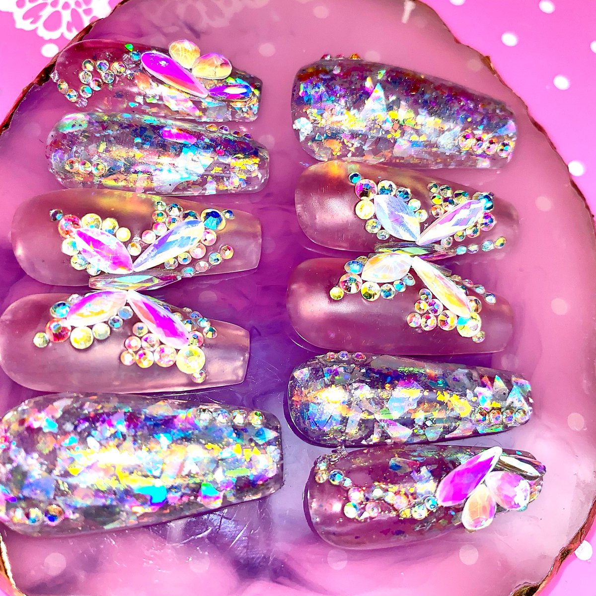 ladycolour's tweet photo. Mariposa @ https://t.co/XwduuJUzpJ #butterflynails #butterflies #pinknails #clearnails #nails #coffinnails #coffin #crystalnails #crystalnailart #nailart https://t.co/4Qg7HfDdCq