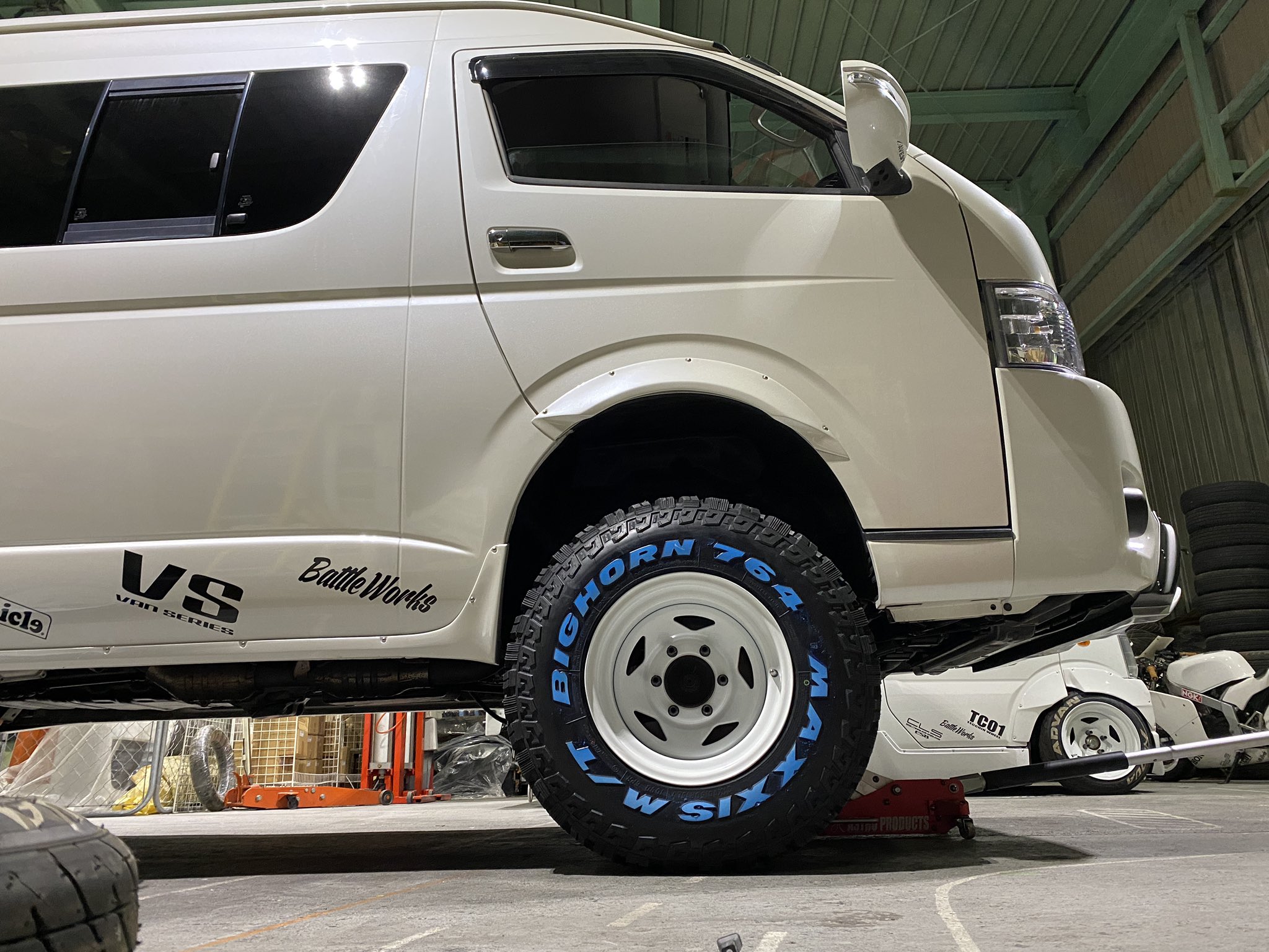 ｅｓｂ C L S 8jから10jに変更ついでにタイヤを外径775mmの31 10 5r15に変更 メッチャカッコいいけど履くための加工と言うか処理と言うかもうしたく無いぐらい大変 4時間掛かって無事ハンドル全切り完了 残りはリア リアはポン付予定 Tc01 15 10j 0