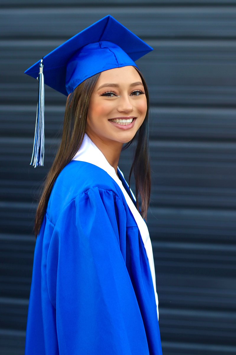 JplusLPhotos's tweet photo. More senior sessions! 📸🎓🤩 https://t.co/R7fopdw5qv