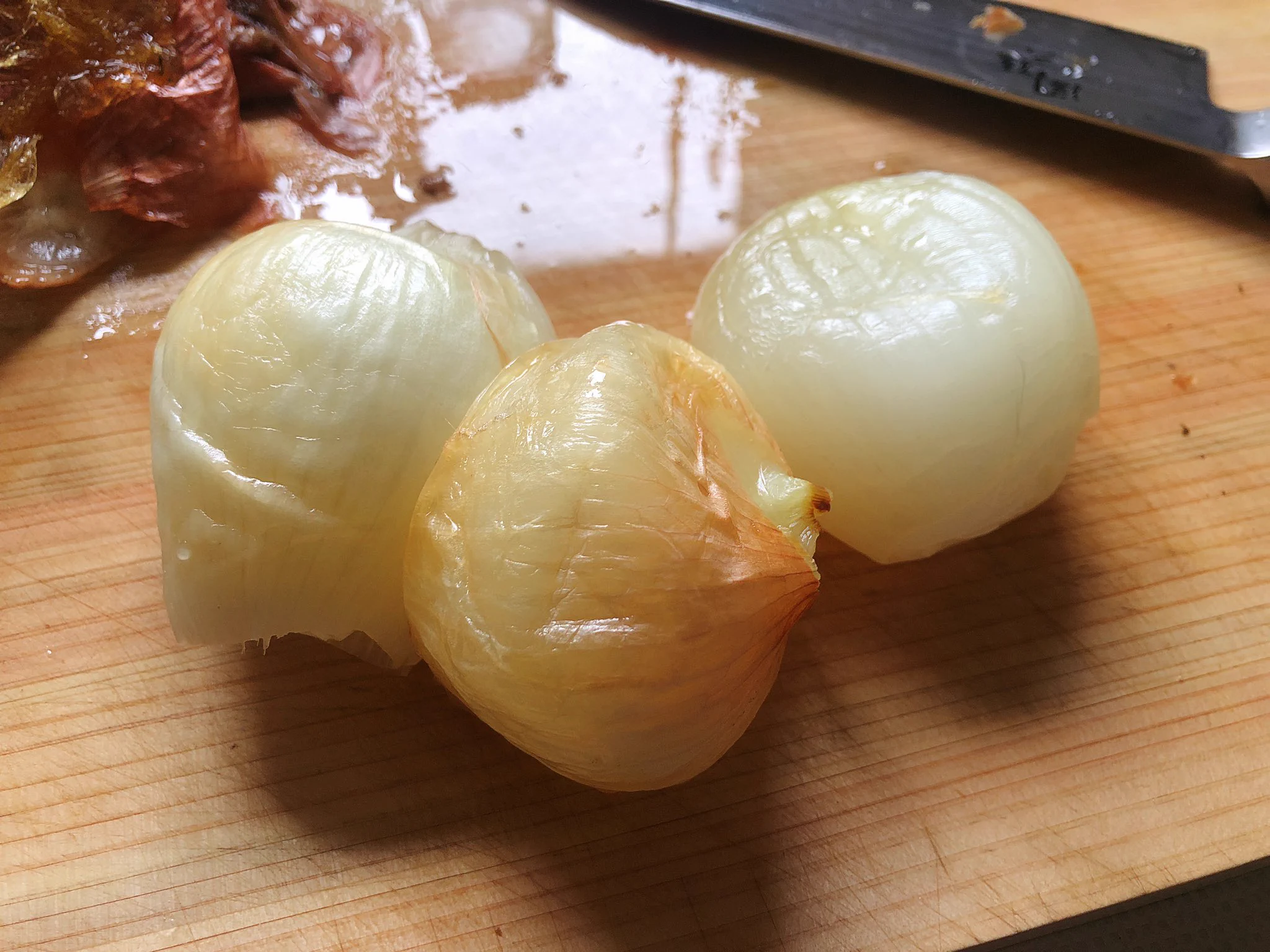 簡単に剥けてします！？玉ねぎの皮を簡単に剥く方法！