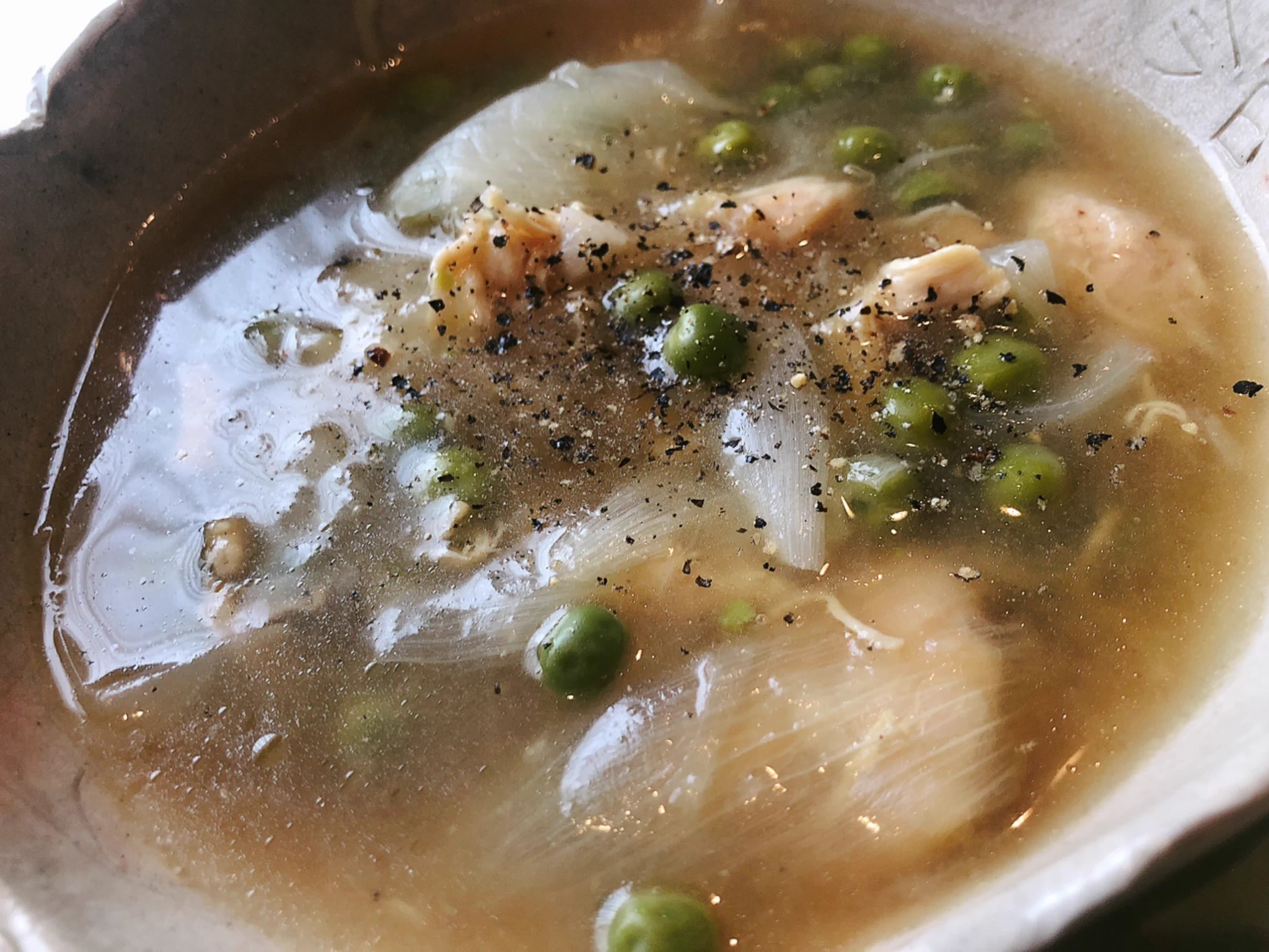 簡単に剥けてします！？玉ねぎの皮を簡単に剥く方法！