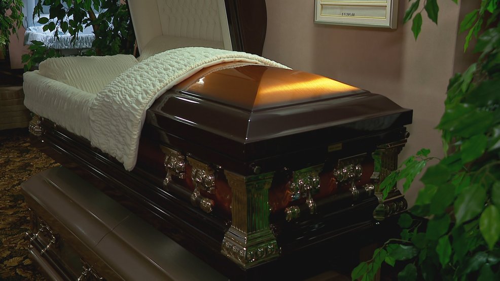 Funeral practitioners unsure if COVID-19 spread through human remains news4sanantonio.com/news/trouble-s…