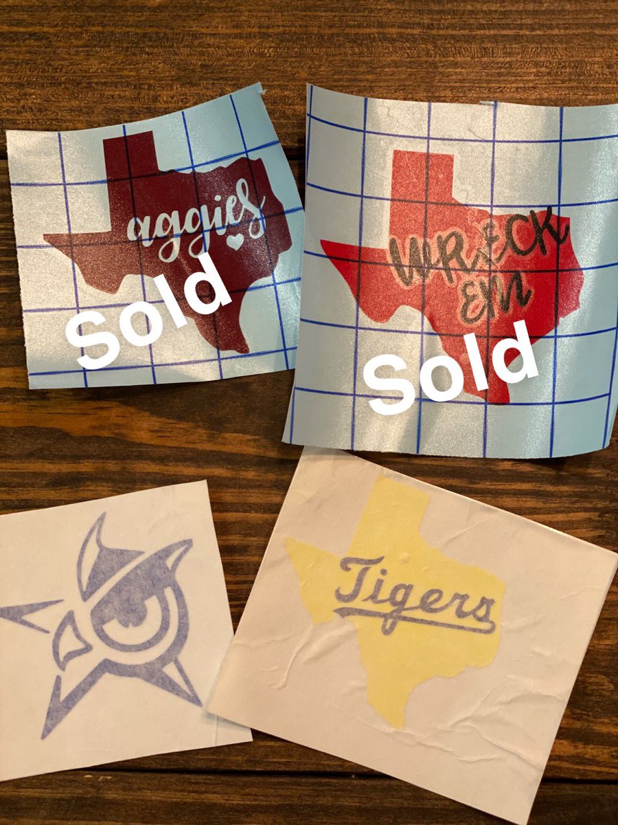 LexieSchuman's tweet photo. Any seniors headed off to college wanting a decal? I can make anything you want! 😊 I have some up for grabs! https://t.co/oK7cLUIFIM