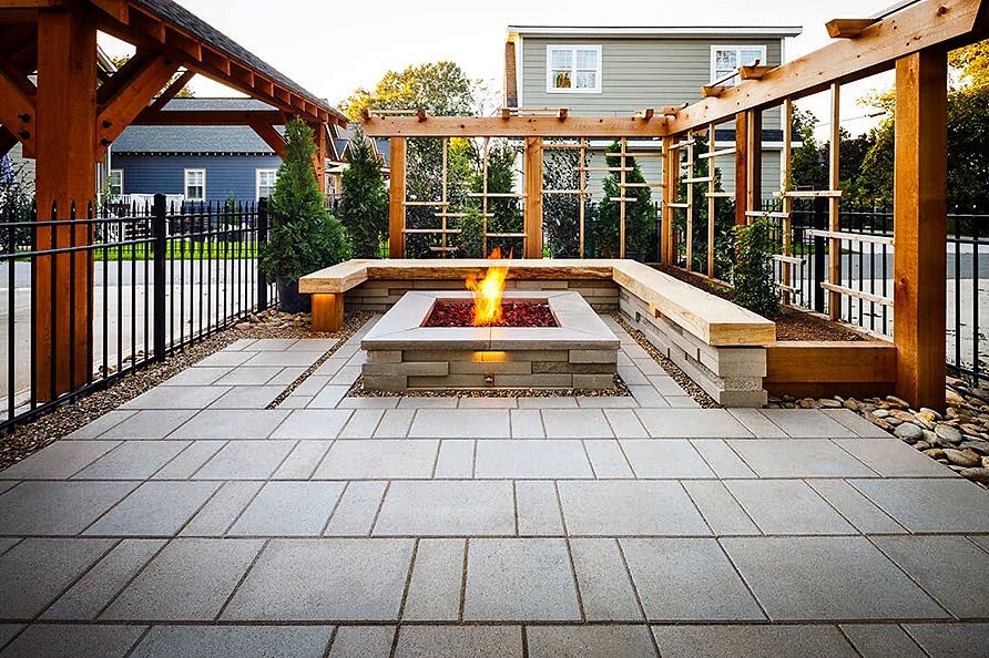 BLU 60 SMOOTH 😎 by <a href="/techobloc/">Techo-Bloc</a>! This contemporary patio stone is a best-selling option for contemporary backyards. Blu Smooth patio stones are available in a multi-piece system for ⛱ pool decks, 🏠 walkways &amp; ⛺️ backyards. Direct message us for pricing &amp; more details! @TechoTye