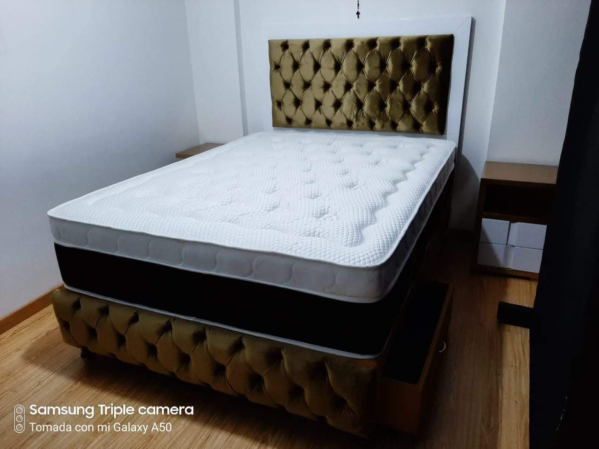 ColchonesSultan's tweet image. #capitoneado.. colchónes y muebles Sultán 3126475646