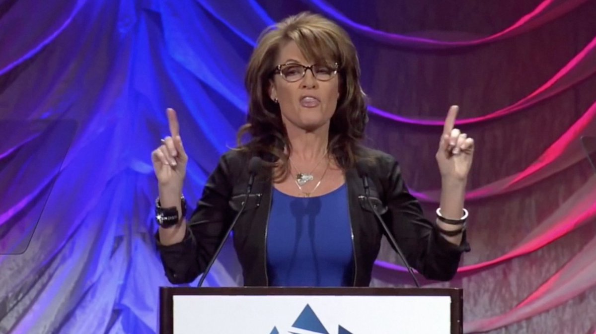 1) A thread about Sarah Palin, who in many ways was the key figure in the transformation of the Republican Party into the know-nothing, anti-science, conspiracy-theory-loving, cultishly authoritarian Party of Trump it is today. W/ video.