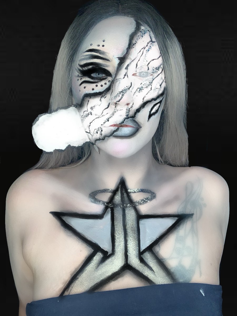 Zee_guerrero's tweet photo. @JeffreeStar @lipsticknick Help me get @JeffreeStar and @lipsticknick to see this!!! Lipstick Knick killlled this one as usual!! https://t.co/gLA4GLjh6o